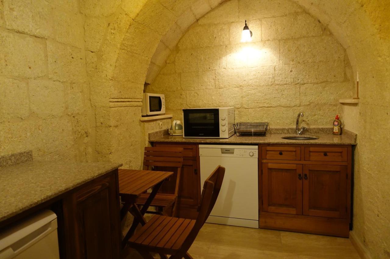 Esbelli Evi Cave Houses 어굽 외부 사진