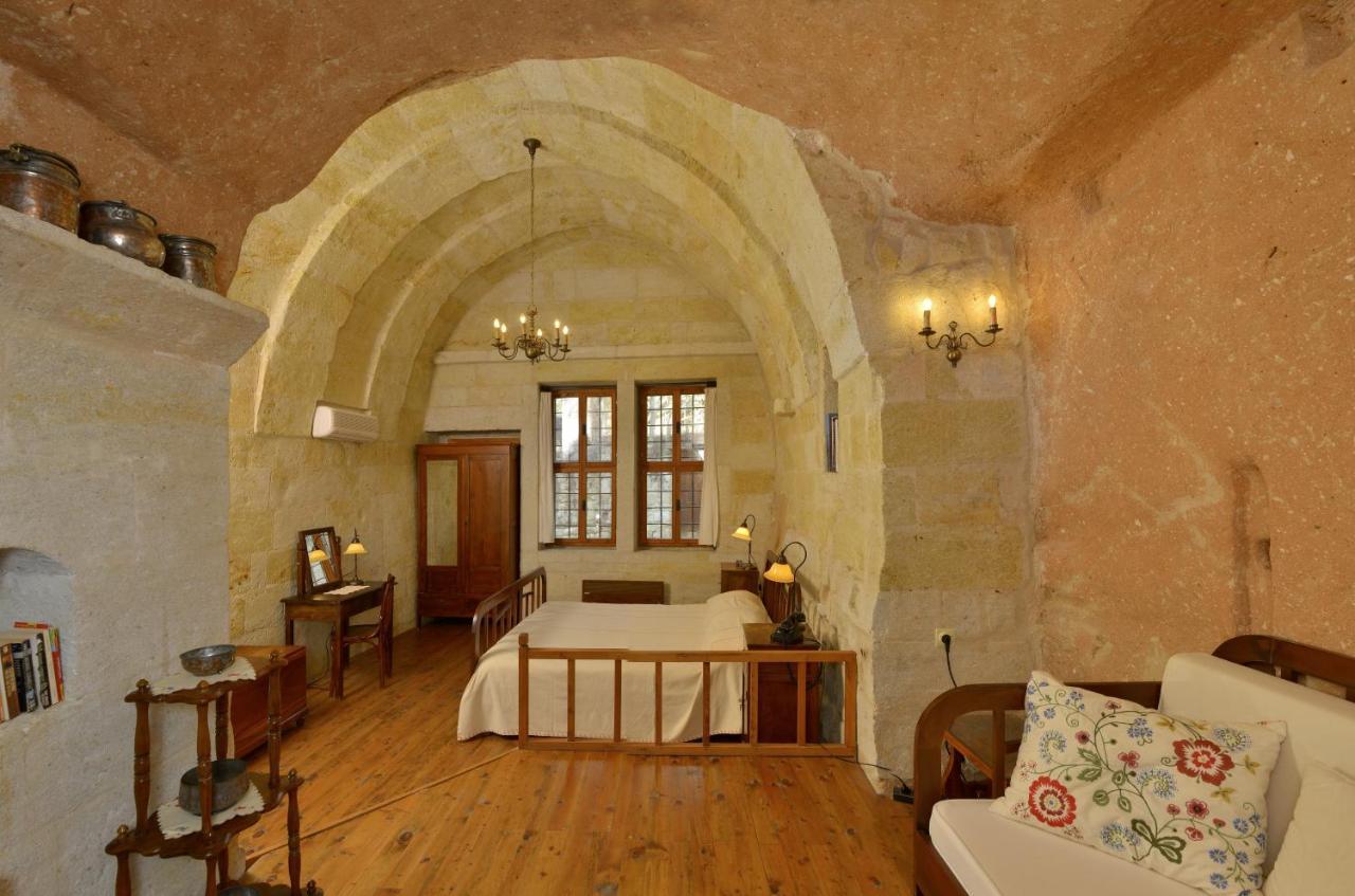 Esbelli Evi Cave Houses 어굽 외부 사진