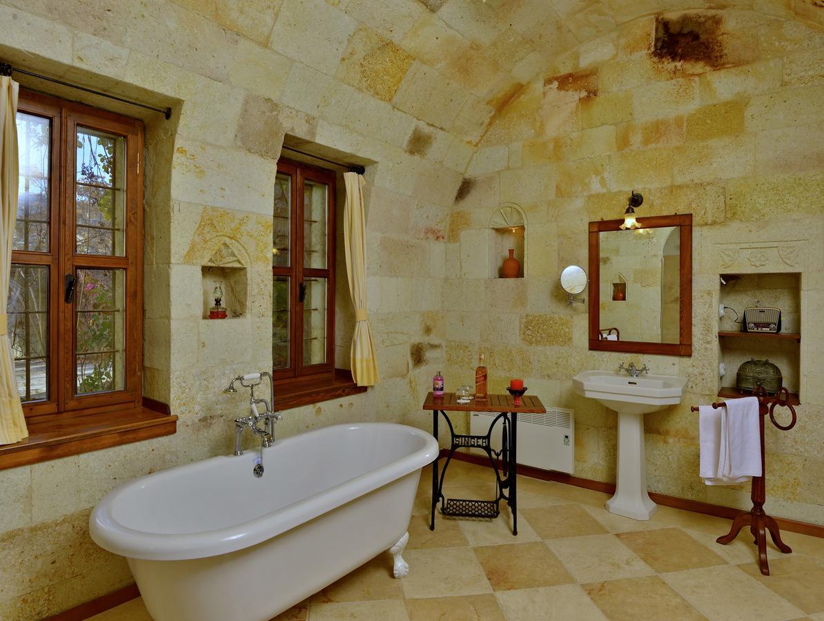 Esbelli Evi Cave Houses 어굽 외부 사진