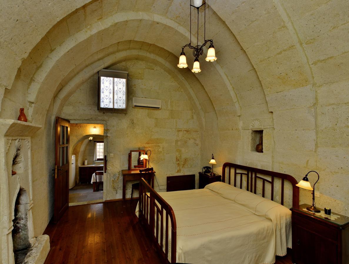Esbelli Evi Cave Houses 어굽 외부 사진
