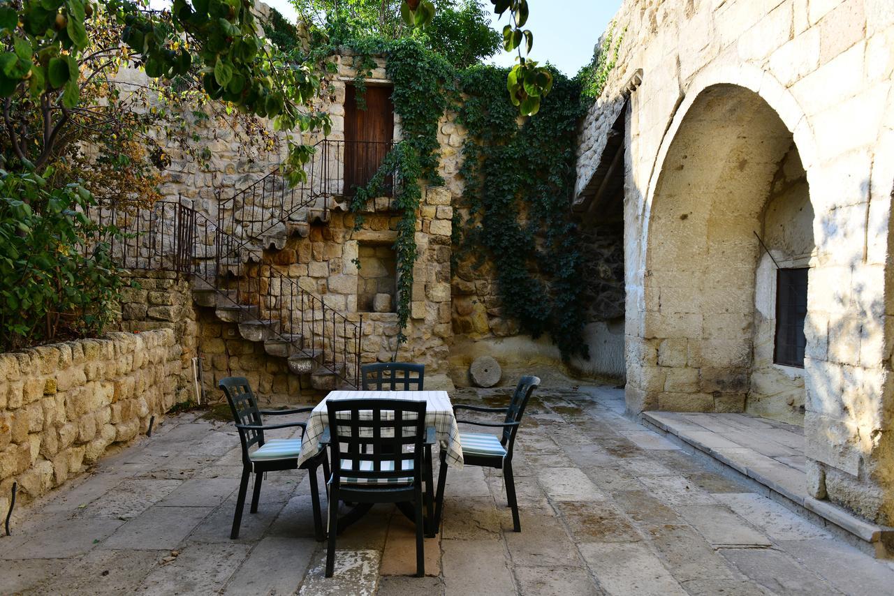 Esbelli Evi Cave Houses 어굽 외부 사진